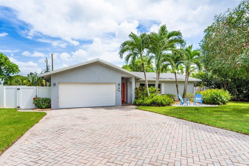 Welcome to this picturesque and beautifully landscaped renovated - Beach Home for sale in Delray Beach, Florida on Beachhouse.com