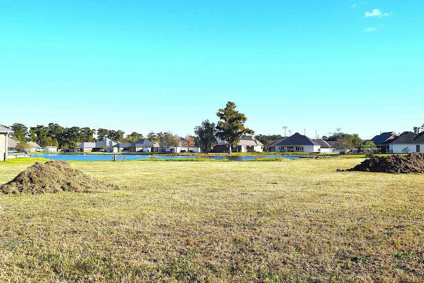 Large lot on the pond in Eagle Lake Subdivision ready to build - Beach Lot for sale in Houma, Louisiana on Beachhouse.com