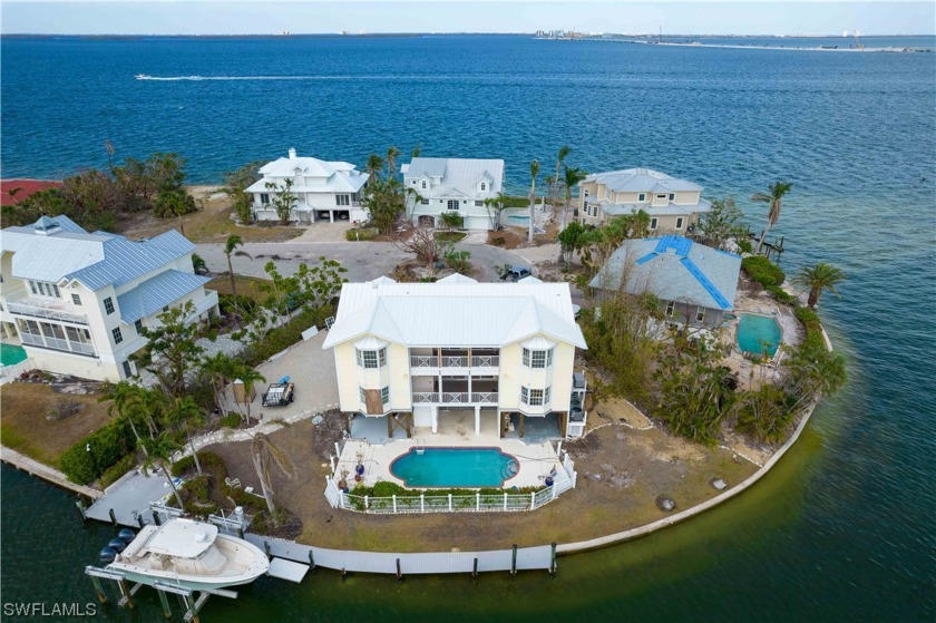 THIS HOME HAS BEEN DAMAGED BY HURRICANE IAN.
Fantastic double - Beach Home for sale in Sanibel, Florida on Beachhouse.com