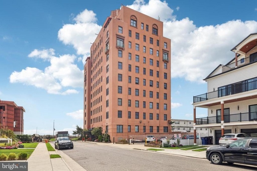 Welcome to the Oxford! This Grand Art Deco Building is the stage - Beach Home for sale in Ventnor City, New Jersey on Beachhouse.com