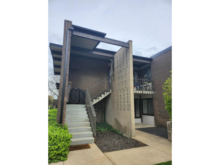 Welcome to this 2nd floor condo that includes a spacious private - Beach Condo for sale in Grand Haven, Michigan on Beachhouse.com