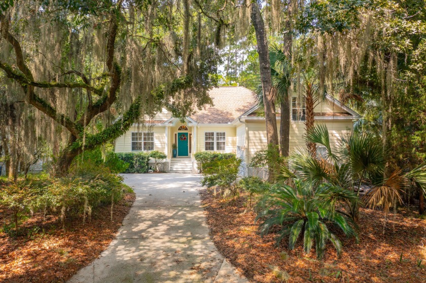 Wonderful four bedroom, three and a half bath home located on a - Beach Home for sale in Seabrook Island, South Carolina on Beachhouse.com