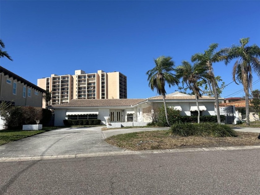 BUILDERS DREAM PROPERTY! Welcome to a great waterfront property - Beach Home for sale in Clearwater Beach, Florida on Beachhouse.com