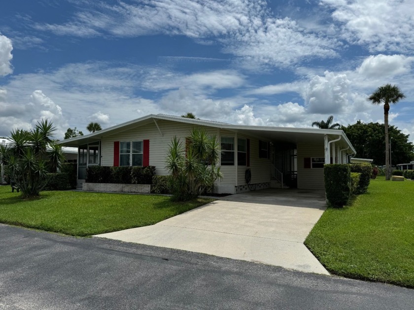 THIS HOME IS ON LEASED LAND WITH AN APPROXIMATE MONTHLY LOT - Beach Home for sale in Sarasota, Florida on Beachhouse.com