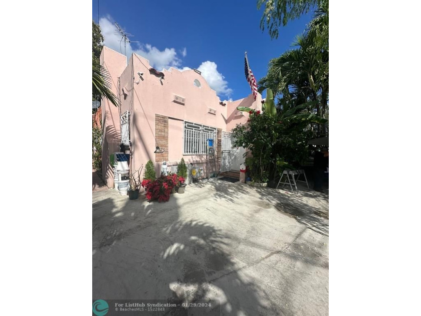 A Rare Investment Opportunity presents itself with the offering - Beach Lot for sale in Miami, Florida on Beachhouse.com