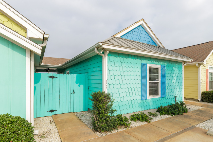 Pet-Friendly Retreat wa Private Patio, Tropical Pool, & in a - Beach Vacation Rentals in Corpus Christi, Texas on Beachhouse.com