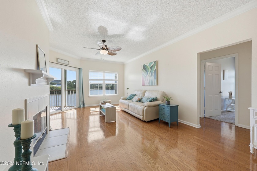 This stunning end unit, GARAGE Included, backs up to a lake with - Beach Condo for sale in Jacksonville, Florida on Beachhouse.com