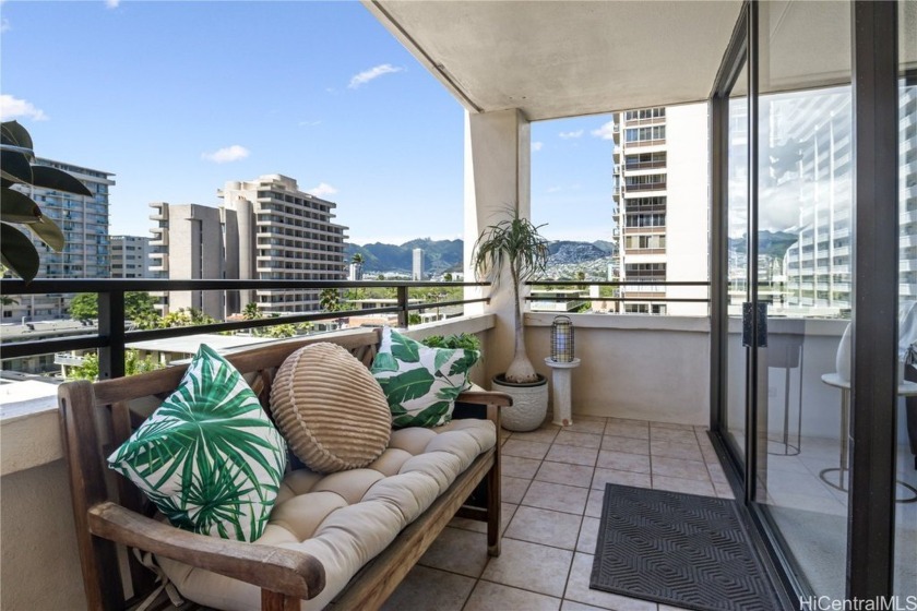 Location! Location! Location! Discover the charm of Waikiki - Beach Condo for sale in Honolulu, Hawaii on Beachhouse.com