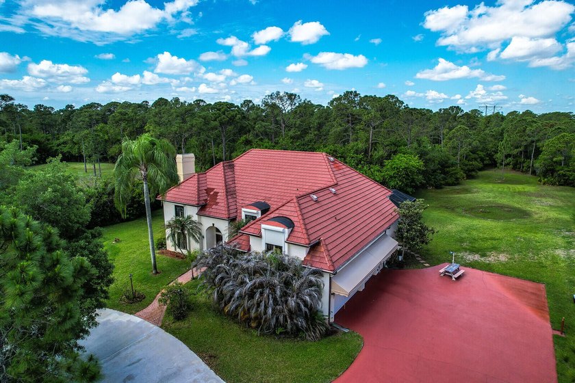 This is a rare opportunity to own a well-built home on a - Beach Home for sale in Port Saint Lucie, Florida on Beachhouse.com