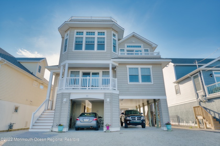 Reversed Living, 2660 Square feet of Luxury Living, Home offers - Beach Home for sale in Tuckerton, New Jersey on Beachhouse.com