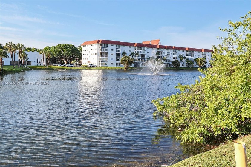 Beautifully maintained 2-bedroom condo located in the highly - Beach Condo for sale in Lauderhill, Florida on Beachhouse.com