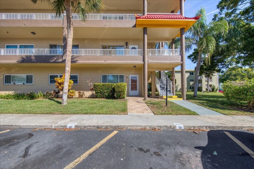 Welcome home to this Rare 1400 sq ft first floor, end unit! - Beach Condo for sale in Clearwater, Florida on Beachhouse.com