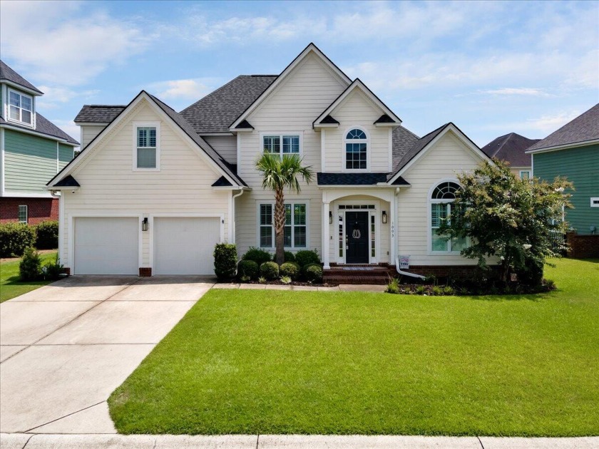 NEW ROOF 2023! COMMUNITY DOCK! Welcome to your dream home, where - Beach Home for sale in Wando, South Carolina on Beachhouse.com