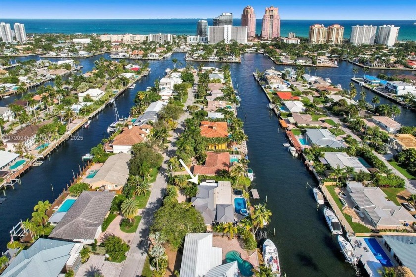 Welcome to your exclusive modern CORAL RIDGE WATERFRONT ESTATE - Beach Home for sale in Fort Lauderdale, Florida on Beachhouse.com