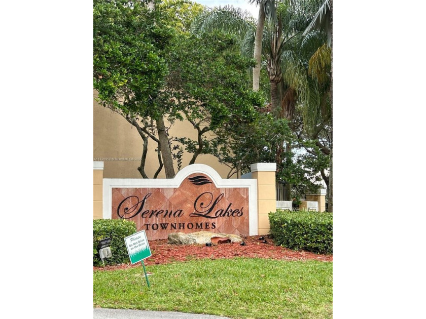 Fantastic opportunity to make this townhouse in South Kendall - Beach Townhome/Townhouse for sale in Miami, Florida on Beachhouse.com