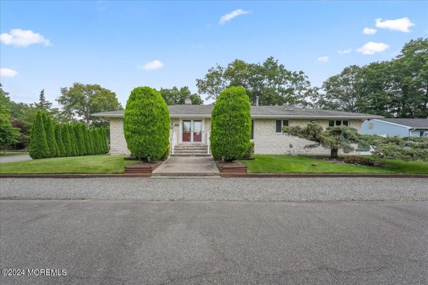 UC*Experience the perfect blend of comfort & convenience in this - Beach Home for sale in Forked River, New Jersey on Beachhouse.com