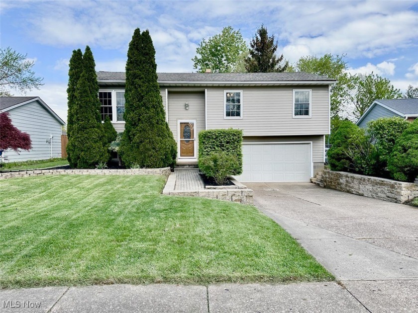 Welcome to this beautifully maintained 3-bedroom, 2-bath - Beach Home for sale in Mentor, Ohio on Beachhouse.com