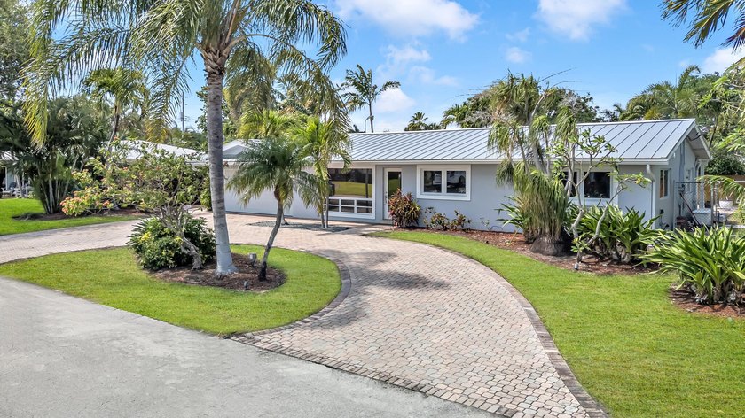 Well maintained and move in ready, this 4 bedroom, 3 bathroom 2 - Beach Home for sale in Lighthouse Point, Florida on Beachhouse.com
