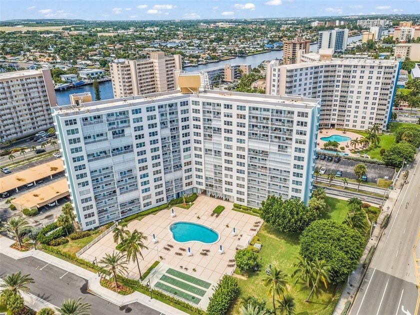 2 Bedroom 2 Bath Corner Unit at Granada House. Upgraded Kitchen - Beach Condo for sale in Pompano Beach, Florida on Beachhouse.com