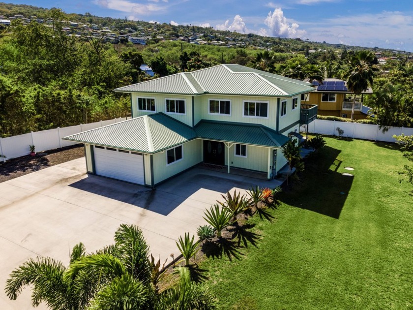 Gracious and expansive 5 bedroom, 5 bath home with coastline - Beach Home for sale in Kailua Kona, Hawaii on Beachhouse.com