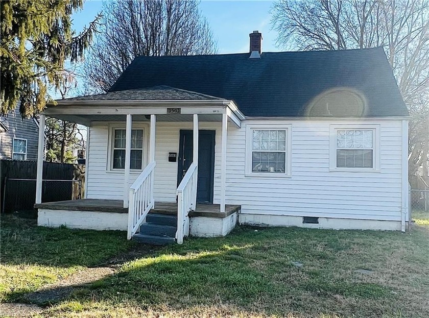 Enjoy this beautiful and well-maintained home offering comfort - Beach Home for sale in Portsmouth, Virginia on Beachhouse.com