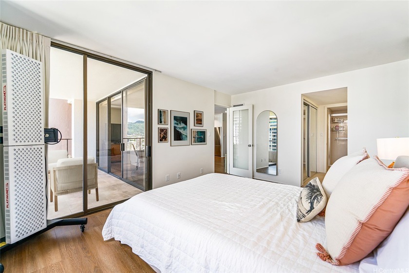 RARELY AVAILABLE 1 BED x 1 BATH, VA ASSUMABLE, high floor unit - Beach Condo for sale in Honolulu, Hawaii on Beachhouse.com