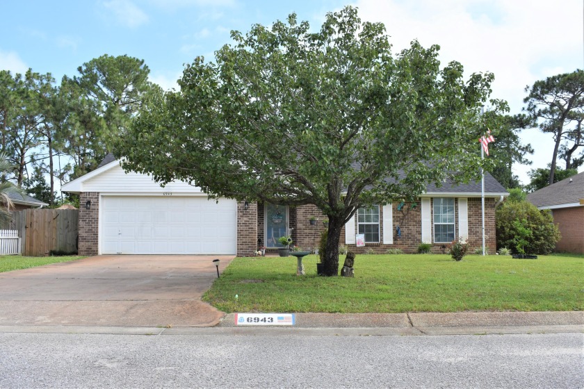 Buy this well maintained all brick home & the kids can walk to - Beach Home for sale in Navarre, Florida on Beachhouse.com