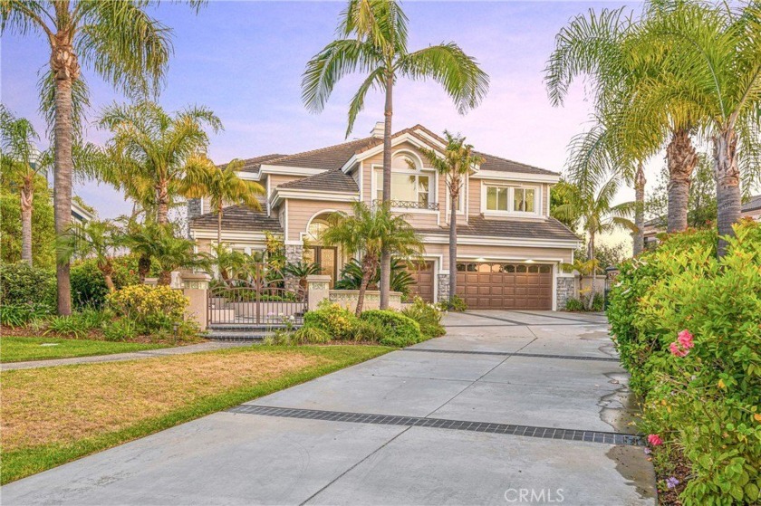 Presenting an Edwards Hill residence, an exemplary embodiment of - Beach Home for sale in Huntington Beach, California on Beachhouse.com