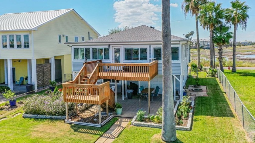 LAGUNA DE ORA - ONE OF THE BEST KEPT SECRETS IN GALVESTON! DEEP - Beach Home for sale in Galveston, Texas on Beachhouse.com
