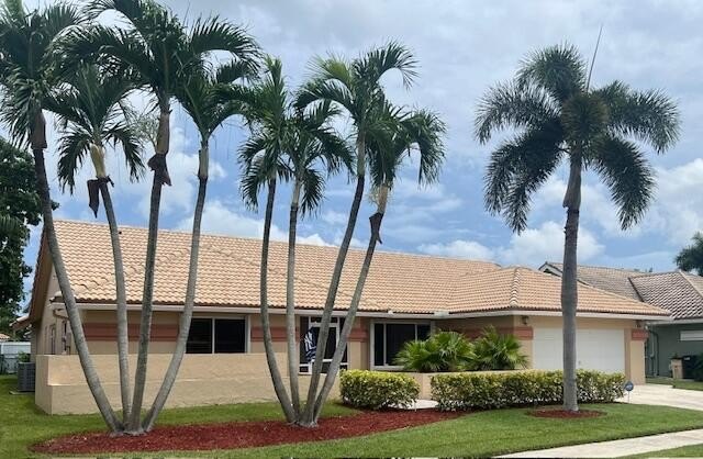 Welcome Home to the wonderful community of Sun Valley and this - Beach Home for sale in Boynton Beach, Florida on Beachhouse.com