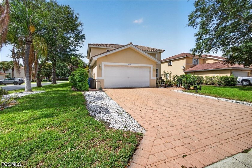 Beautiful, spacious and well maintained 4-bedroom, 2.5-bath home - Beach Home for sale in Fort Myers, Florida on Beachhouse.com