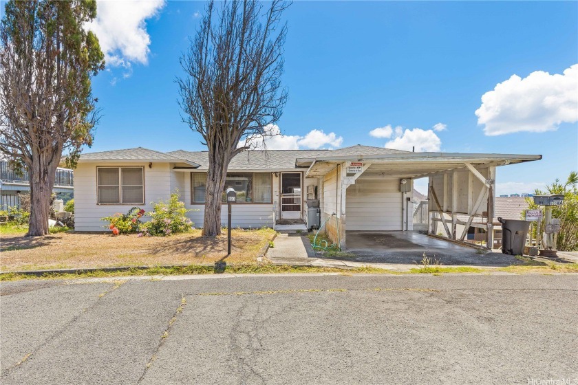 Embrace this elevated hidden gem in one of Honolulu's most - Beach Home for sale in Honolulu, Hawaii on Beachhouse.com