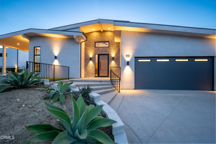 Introducing a Ventura Hillside architectural masterpiece that - Beach Home for sale in Ventura, California on Beachhouse.com