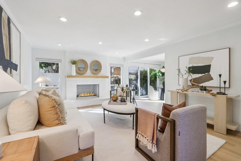 Welcome to this spacious and beautifully updated 3-bedroom, 2 - Beach Townhome/Townhouse for sale in Fremont, California on Beachhouse.com