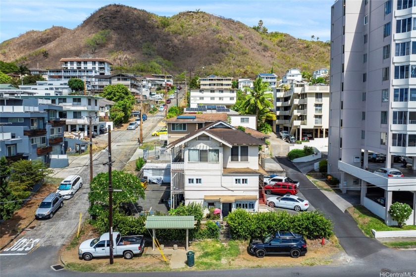 PRIME INVESTMENT OPPORTUNITY - REALIZE IMMEDIATE INCOME UPSIDE - Beach Acreage for sale in Honolulu, Hawaii on Beachhouse.com