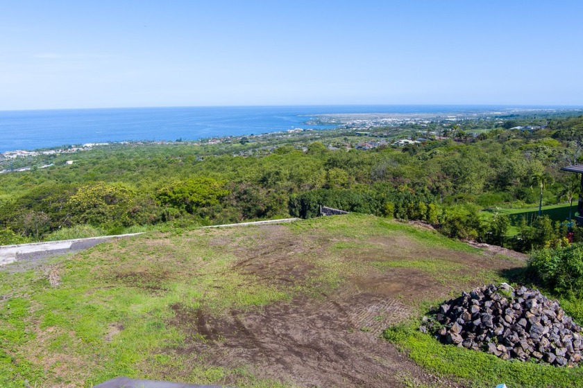 Prime opportunity to build in the exclusive Mango Grove - Beach Lot for sale in Kailua Kona, Hawaii on Beachhouse.com