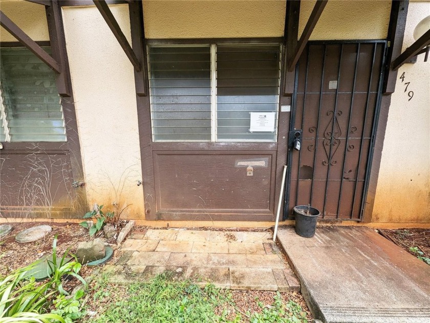 Grab your favorite handyman or contractor and make this split - Beach Condo for sale in Mililani, Hawaii on Beachhouse.com