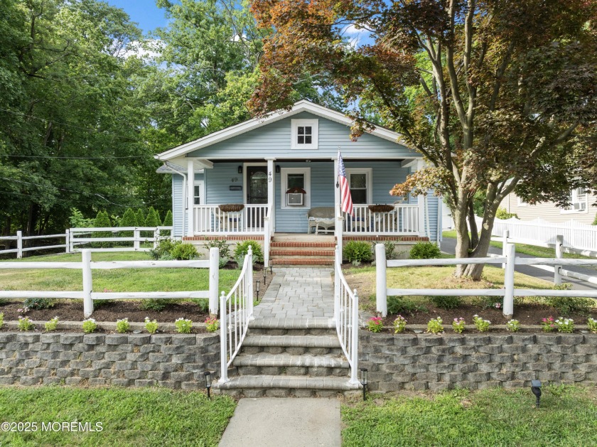 All American charm, just steps away from the shore! Welcome to - Beach Home for sale in Leonardo, New Jersey on Beachhouse.com