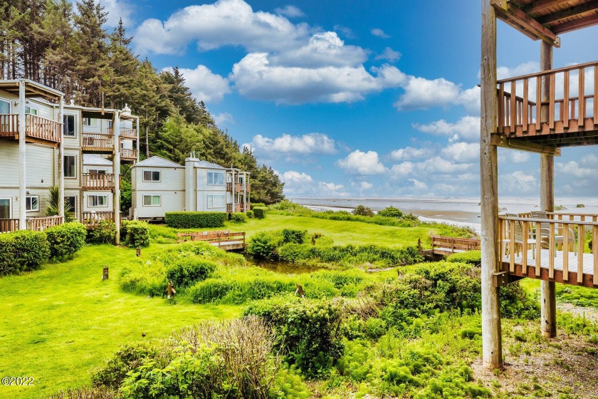 OCEANFRONT!! Check out this well maintained studio condo known - Beach Condo for sale in Newport, Oregon on Beachhouse.com
