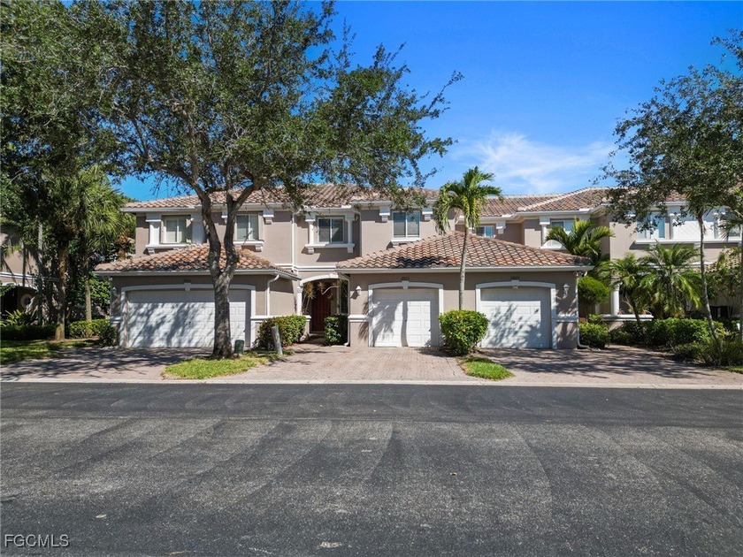 Discover comfort, space, and everyday convenience in this - Beach Townhome/Townhouse for sale in Fort Myers, Florida on Beachhouse.com