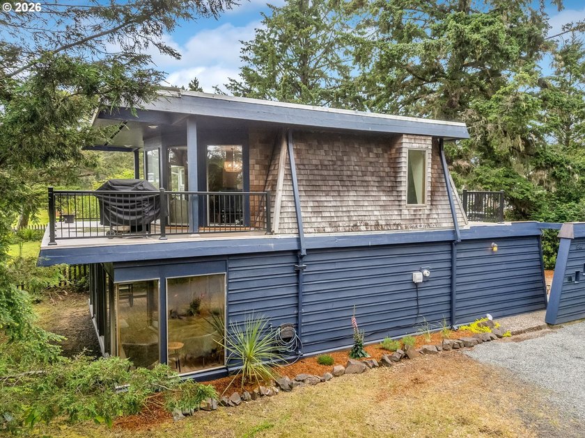 Enchanting Beach Coastal Retreat | Bay Views, Covered Decks - Beach Condo for sale in Gearhart, Oregon on Beachhouse.com