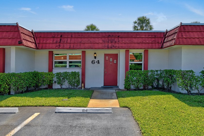 Move-in ready home in a desirable 55+ community offering comfort - Beach Home for sale in West Palm Beach, Florida on Beachhouse.com