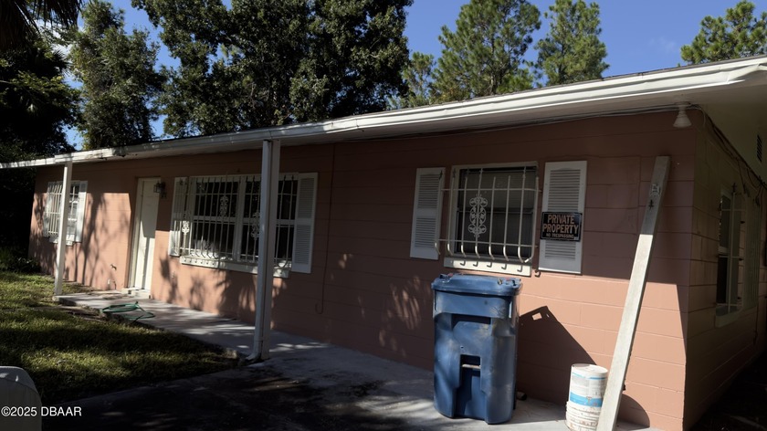 Highridge 3-in-1 Investment! One house on a parcel with 2 extra - Beach Home for sale in Daytona Beach, Florida on Beachhouse.com