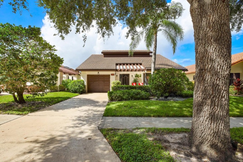 Beautiful 2 Bed 2 Bath home in Fairmont Place! Large open floor - Beach Home for sale in Boynton Beach, Florida on Beachhouse.com