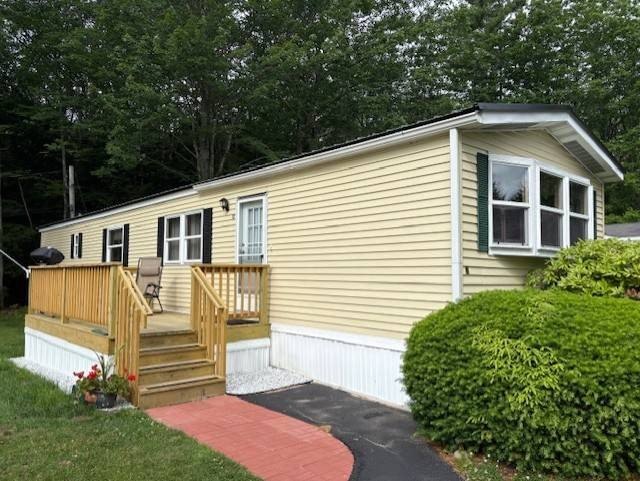 YEAR ROUND.  Old orchard beach. Metal roof, heat pump split with - Beach Home for sale in Old Orchard Beach, Maine on Beachhouse.com