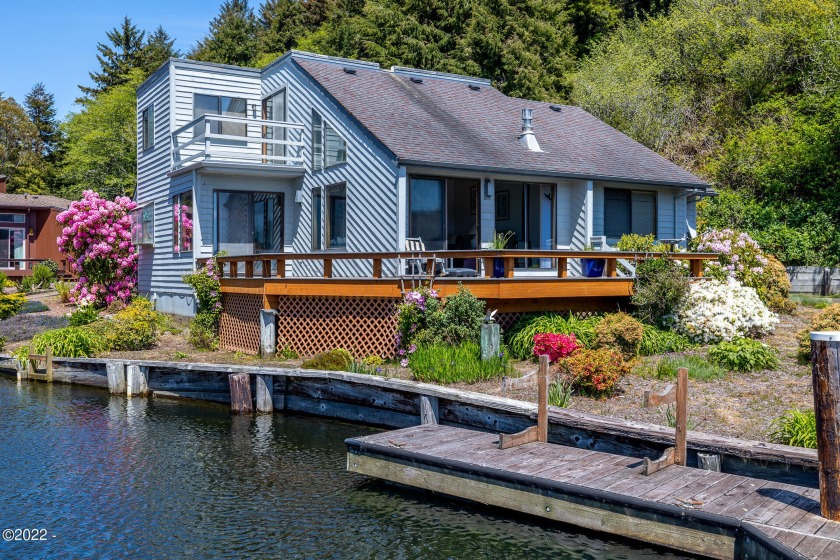 Wonderful Waterfront Home in the private gated community of - Beach Home for sale in Lincoln City, Oregon on Beachhouse.com
