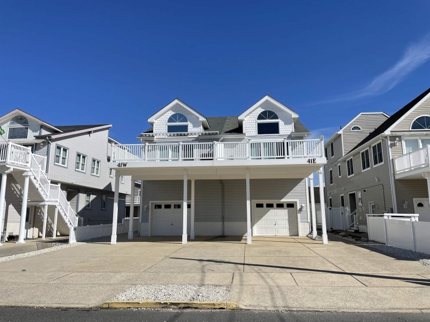 Come take a look at this custom built FIVE Bedroom, THREE bath - Beach Townhome/Townhouse for sale in Sea Isle City, New Jersey on Beachhouse.com