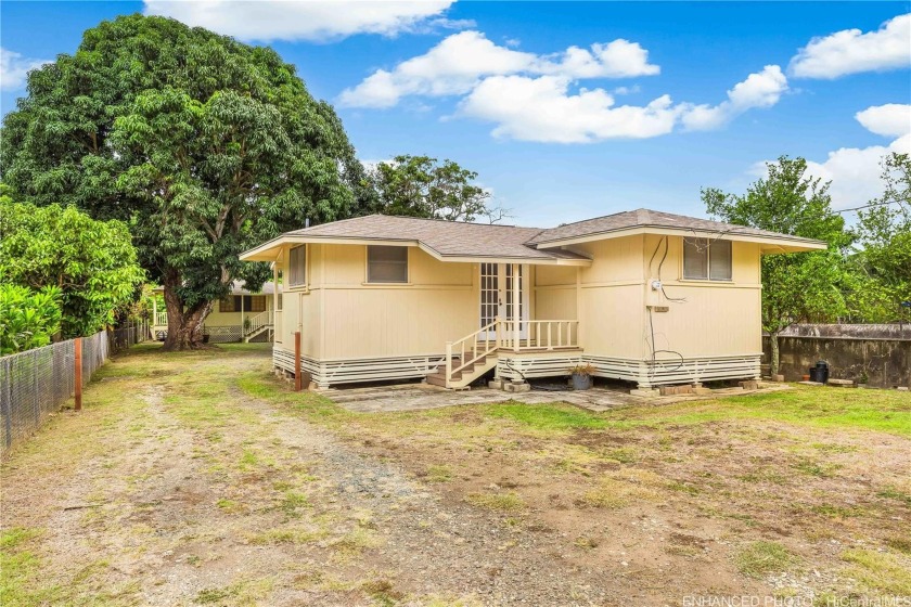 Multi-family opportunity with two detached plantation homes on a - Beach Home for sale in Waimanalo, Hawaii on Beachhouse.com