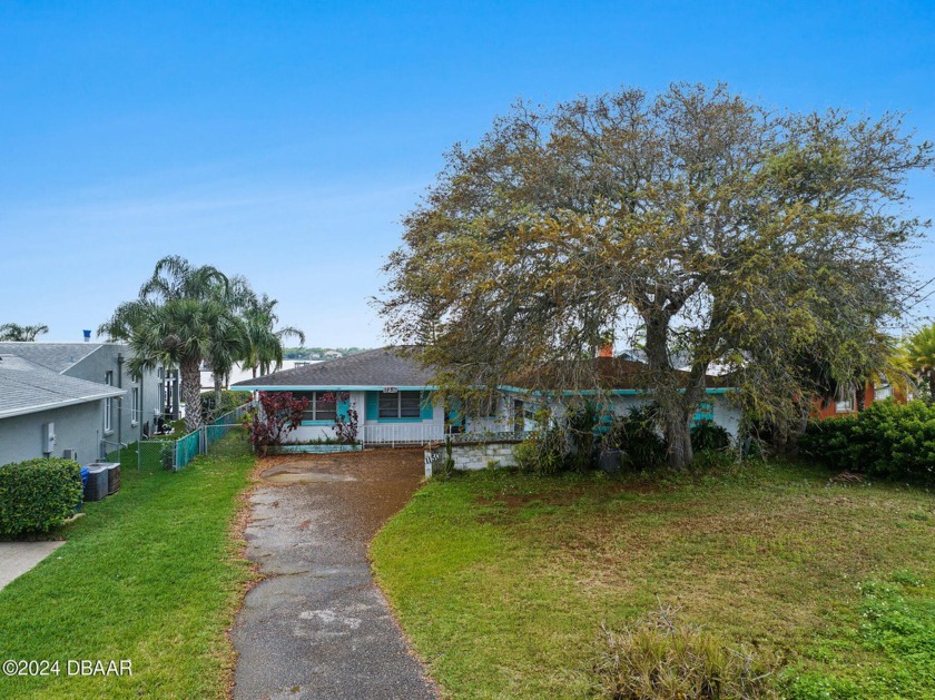 Riverfront opportunity not expected to last. This solid concrete - Beach Home for sale in Ormond Beach, Florida on Beachhouse.com