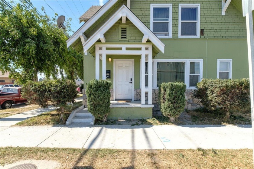 FULLY RENOVATED DUPLEX IN PRIME LONG BEACH LOCATION
Exceptional - Beach Townhome/Townhouse for sale in Long Beach, California on Beachhouse.com